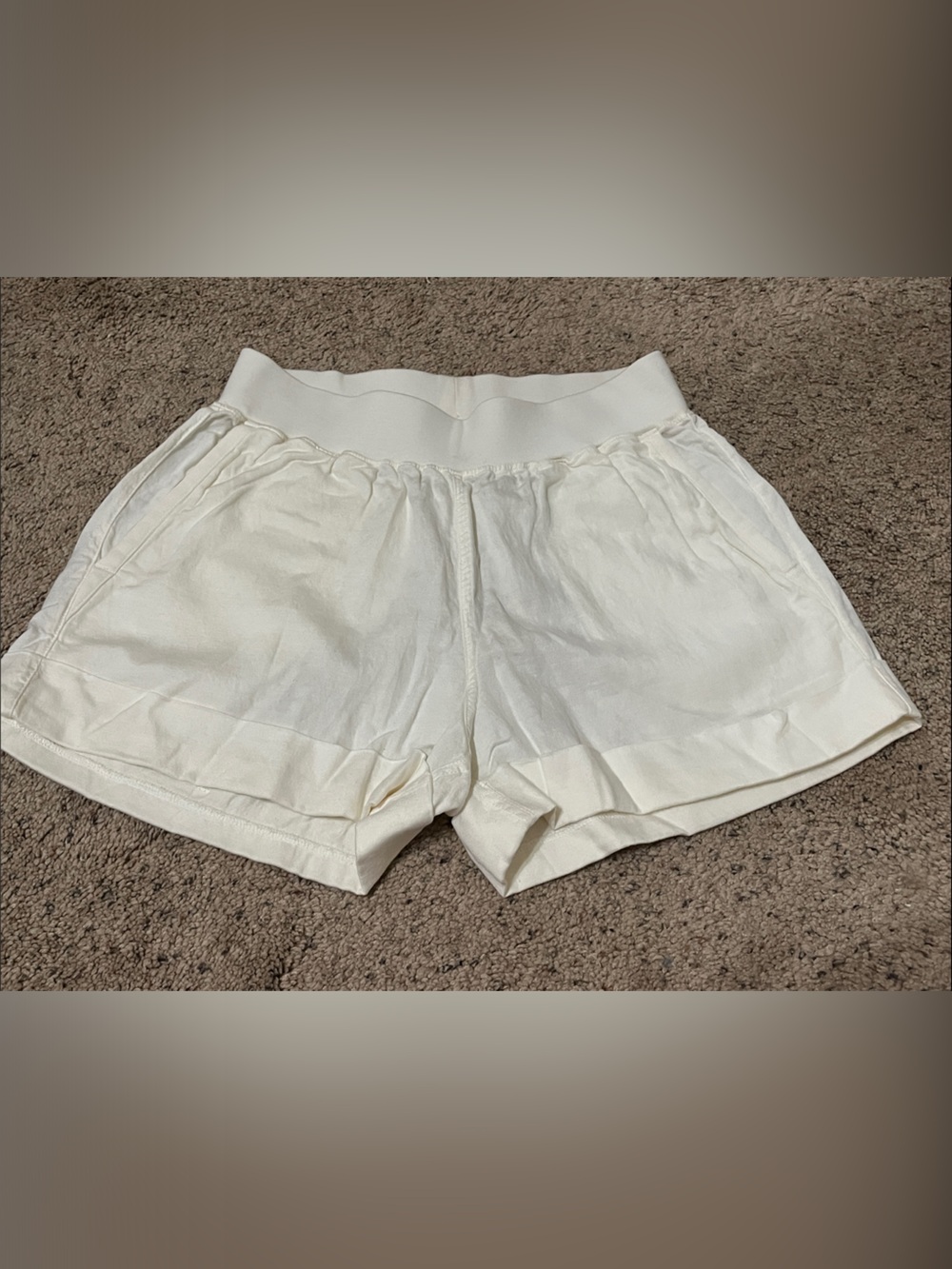 Faherty Women’s White Elastic Waist Pull-On Shorts-Size small and NWT